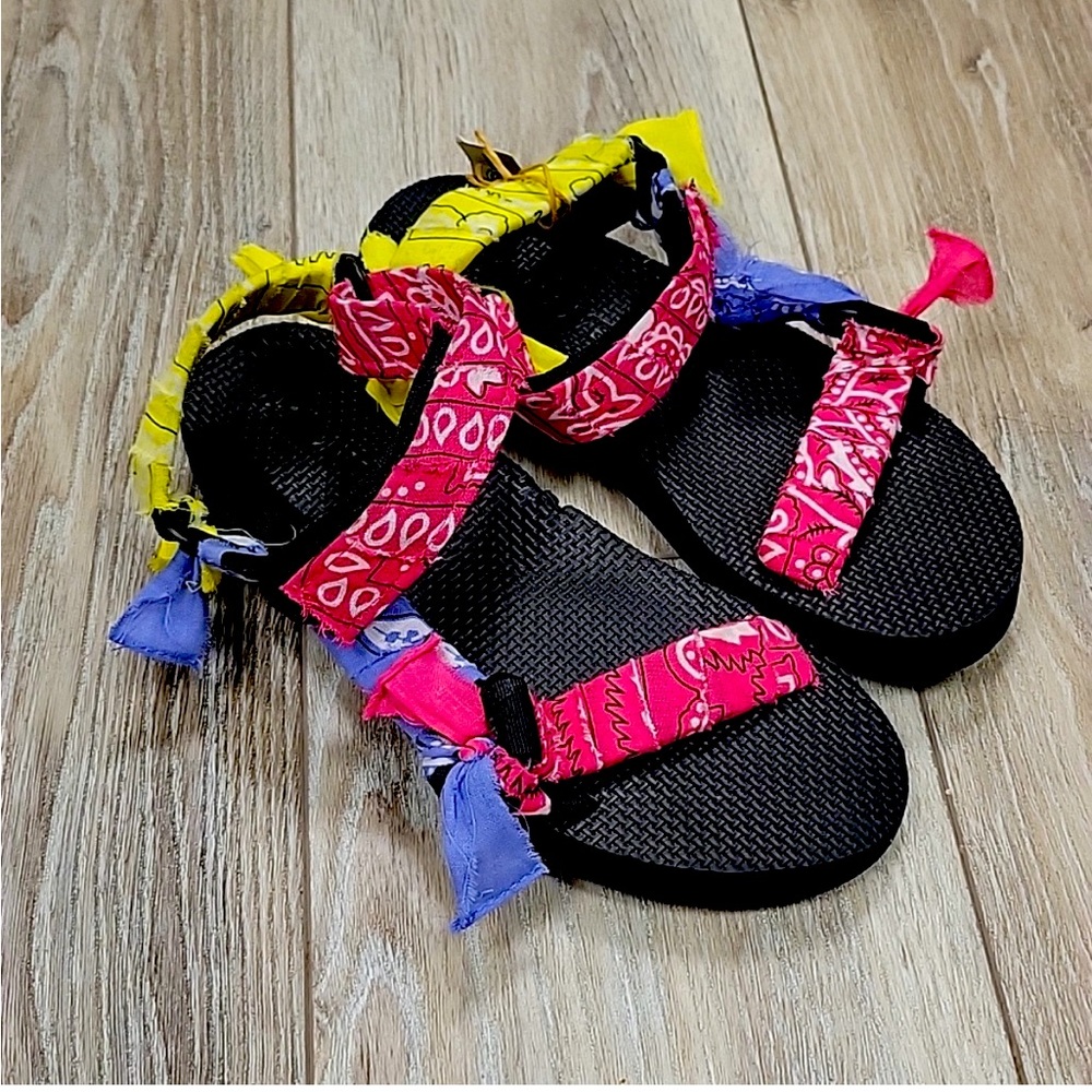Arizona Love Size 38 (7) Pink, Yellow, Purple Colorblock Trekky Sandals NWT
